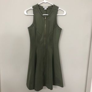 Bar III Green Sleeveless Zipper Dress